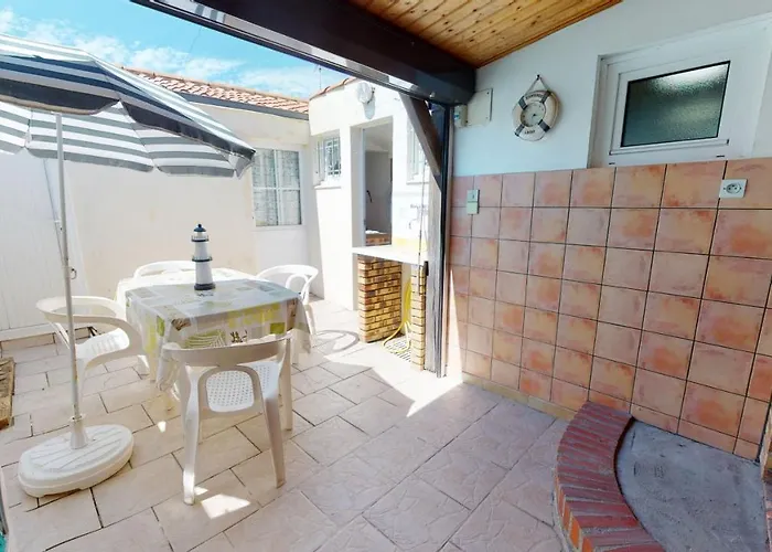 Maison De Proche Du Port بيت للعطل *